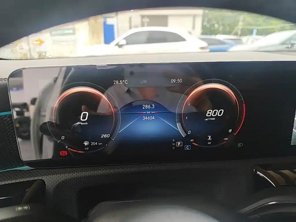 Mercedes-Benz A-Class 2021 A 200 L Sport Sedan Fashion Edition — миниатюра 12