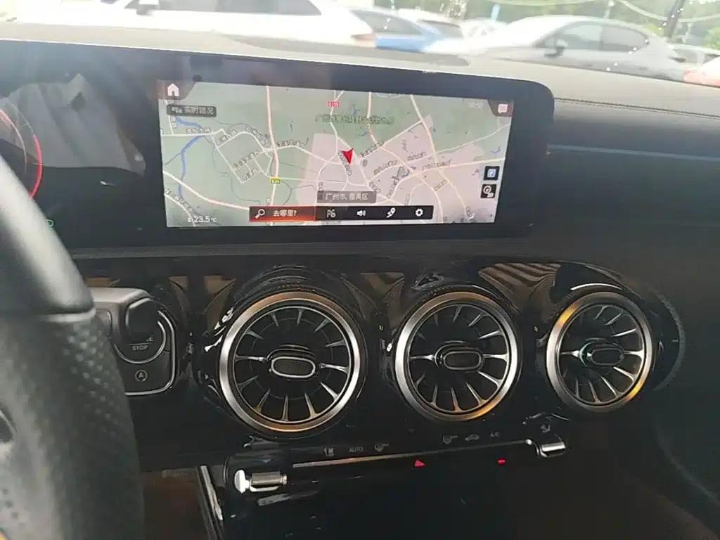 Mercedes-Benz A-Class 2021 A 200 L Sport Sedan Fashion Edition — миниатюра 13