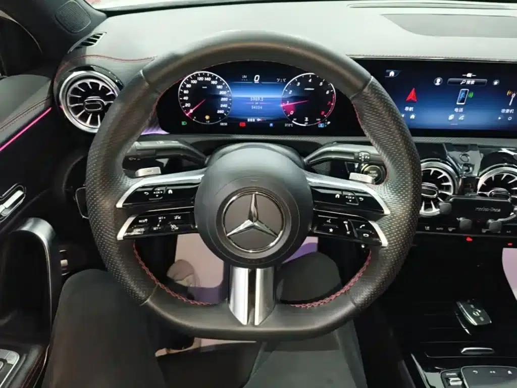 2023 Mercedes-Benz A-Class A 200 L Fashion Edition — миниатюра 11