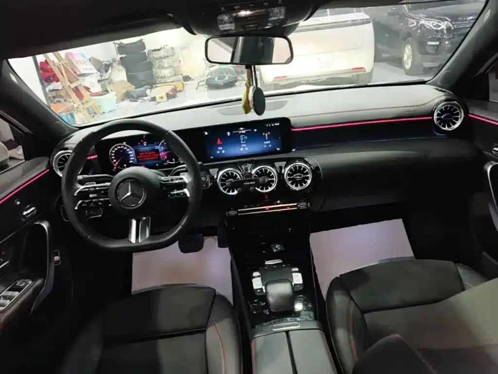 2023 Mercedes-Benz A-Class A 200 L Fashion Edition — миниатюра 10