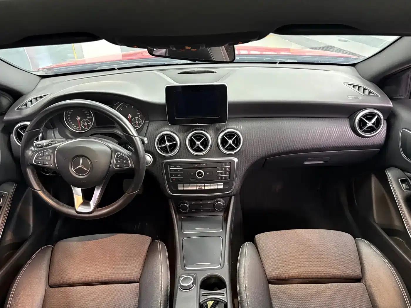 Mercedes-Benz A-Class (Imported) 2016 A 200 Dynamic — миниатюра 11