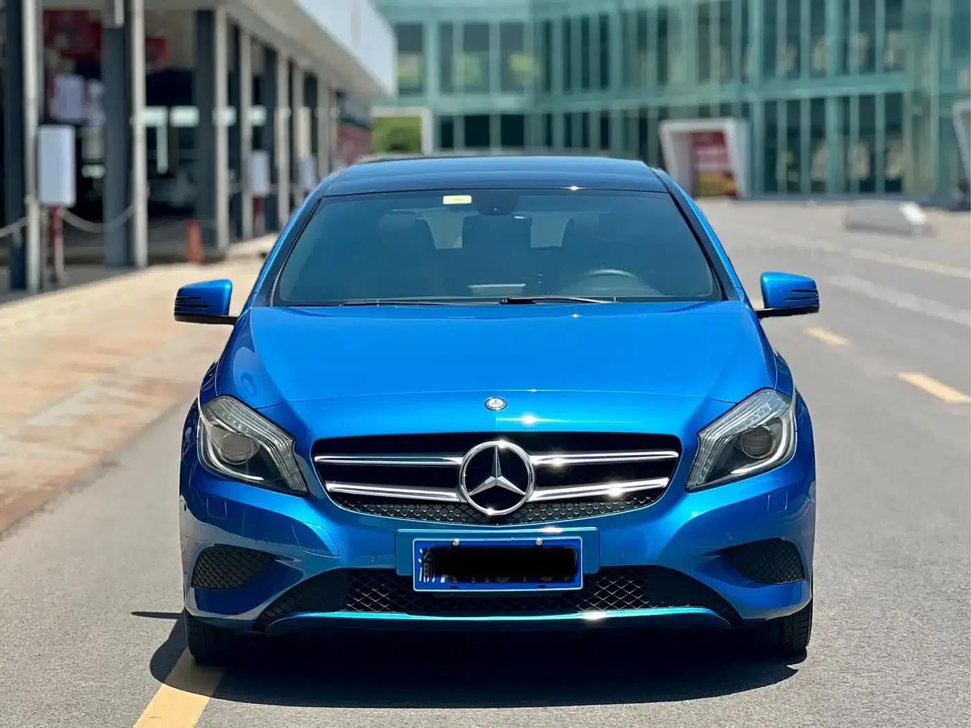 2015 Mercedes-Benz A-Class Imported Model A 200 Fashion Edition — миниатюра 2