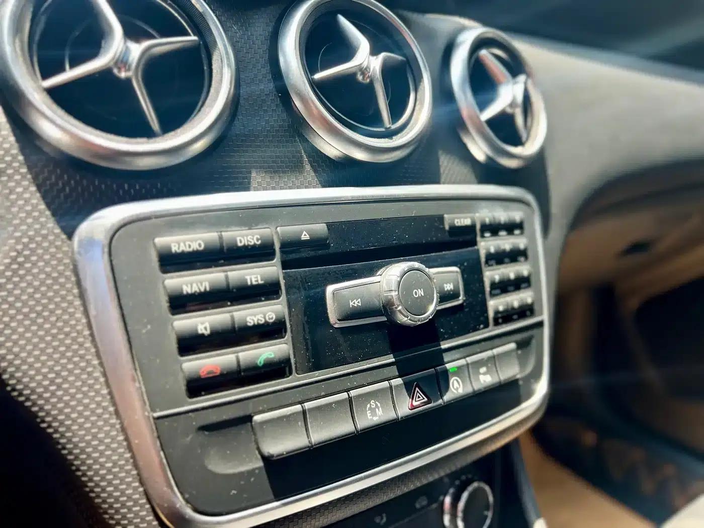 2015 Mercedes-Benz A-Class Imported Model A 200 Fashion Edition — миниатюра 13