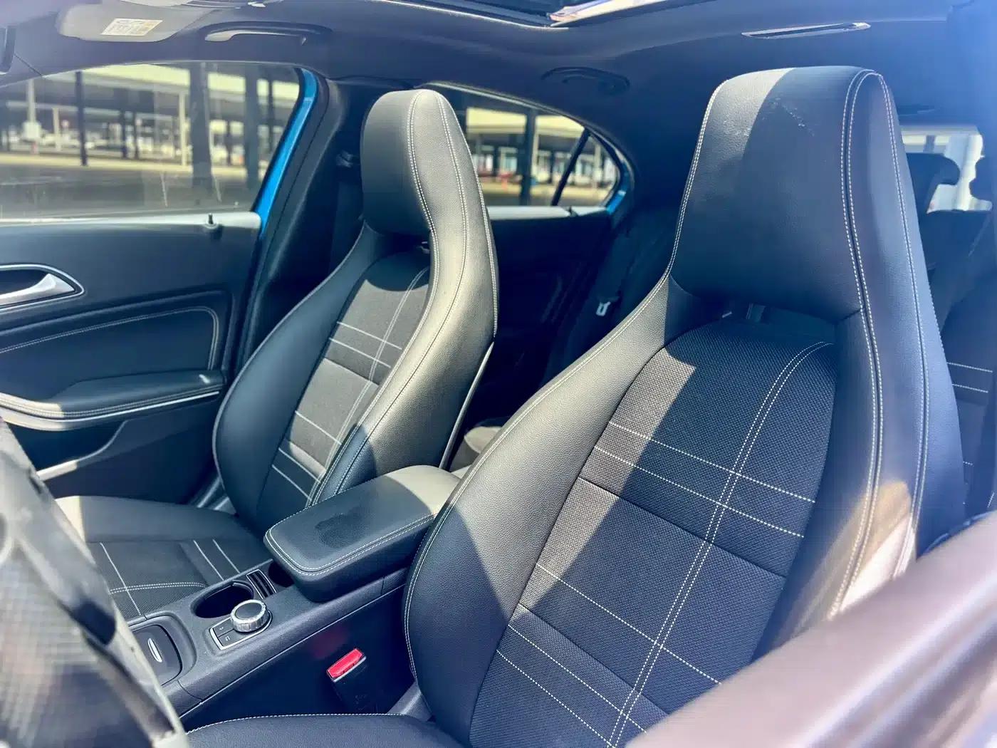 2015 Mercedes-Benz A-Class Imported Model A 200 Fashion Edition — миниатюра 18
