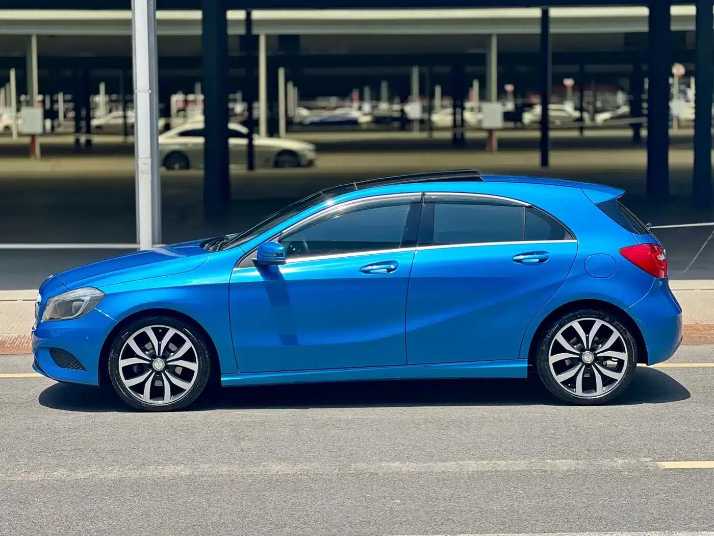 2015 Mercedes-Benz A-Class Imported Model A 200 Fashion Edition — миниатюра 3