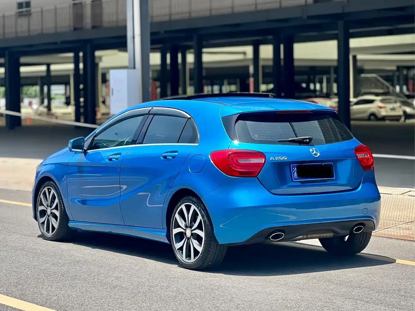 2015 Mercedes-Benz A-Class Imported Model A 200 Fashion Edition — миниатюра 4