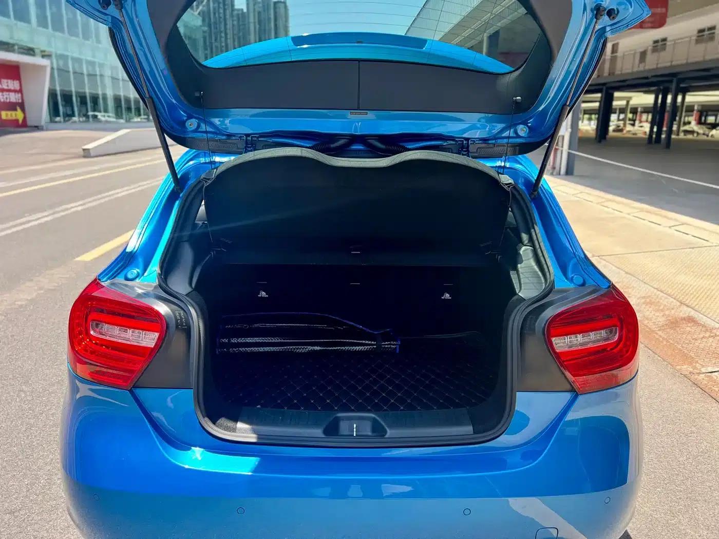 2015 Mercedes-Benz A-Class Imported Model A 200 Fashion Edition — миниатюра 6