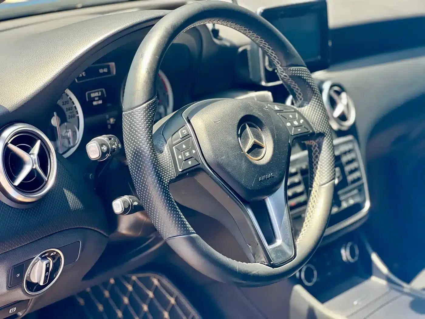 2015 Mercedes-Benz A-Class Imported Model A 200 Fashion Edition — миниатюра 9