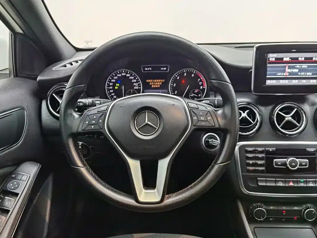 2013 Mercedes-Benz A-Class (Imported) A 180 Fashion Model — миниатюра 11