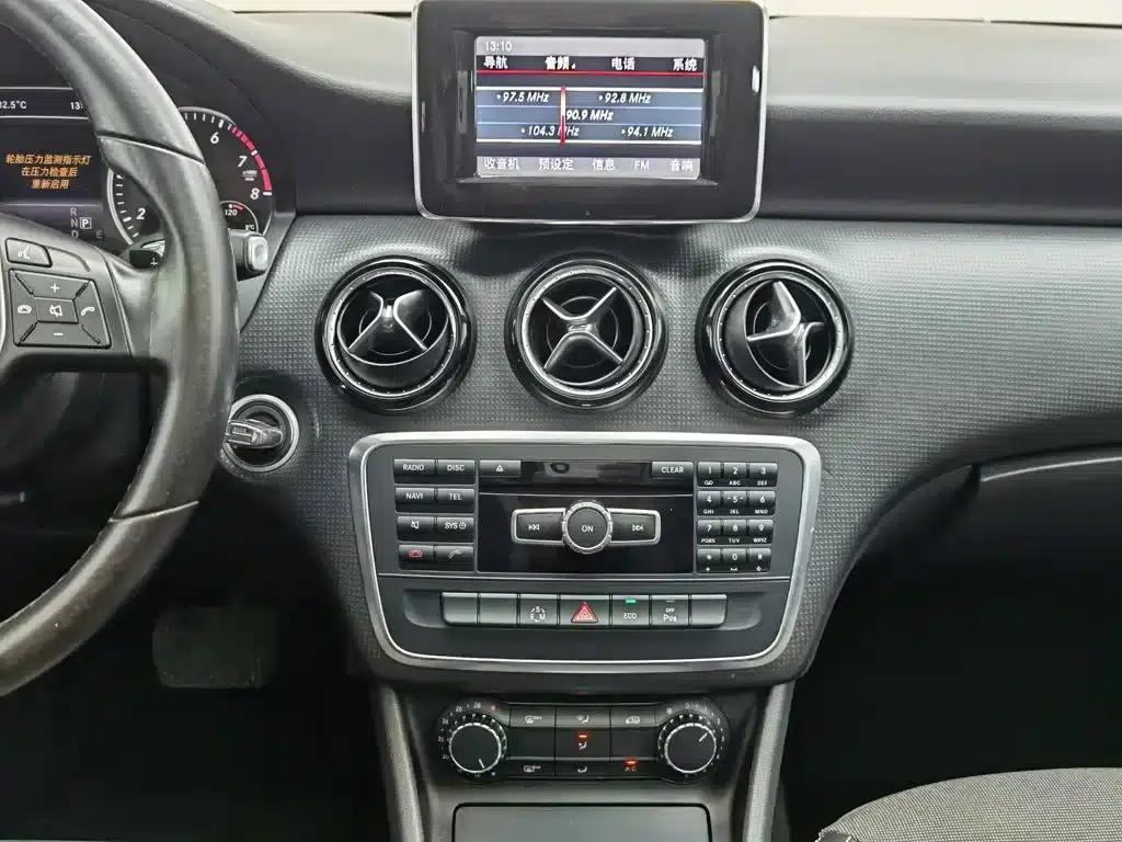 2013 Mercedes-Benz A-Class (Imported) A 180 Fashion Model — миниатюра 12
