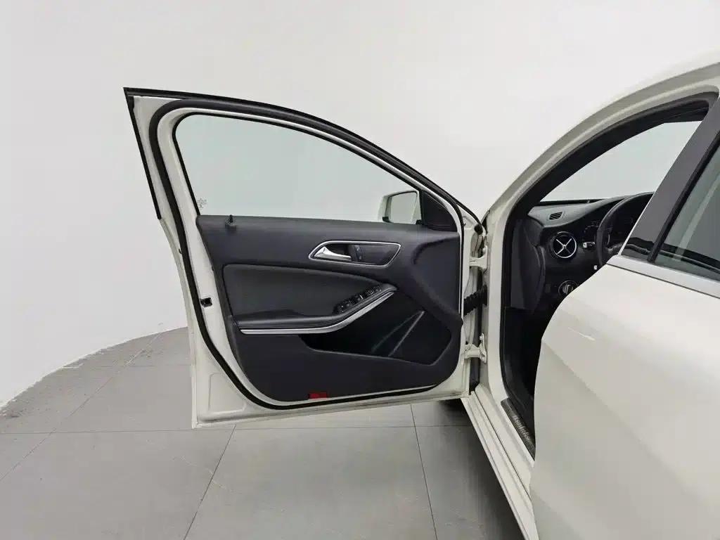 2013 Mercedes-Benz A-Class (Imported) A 180 Fashion Model — миниатюра 8
