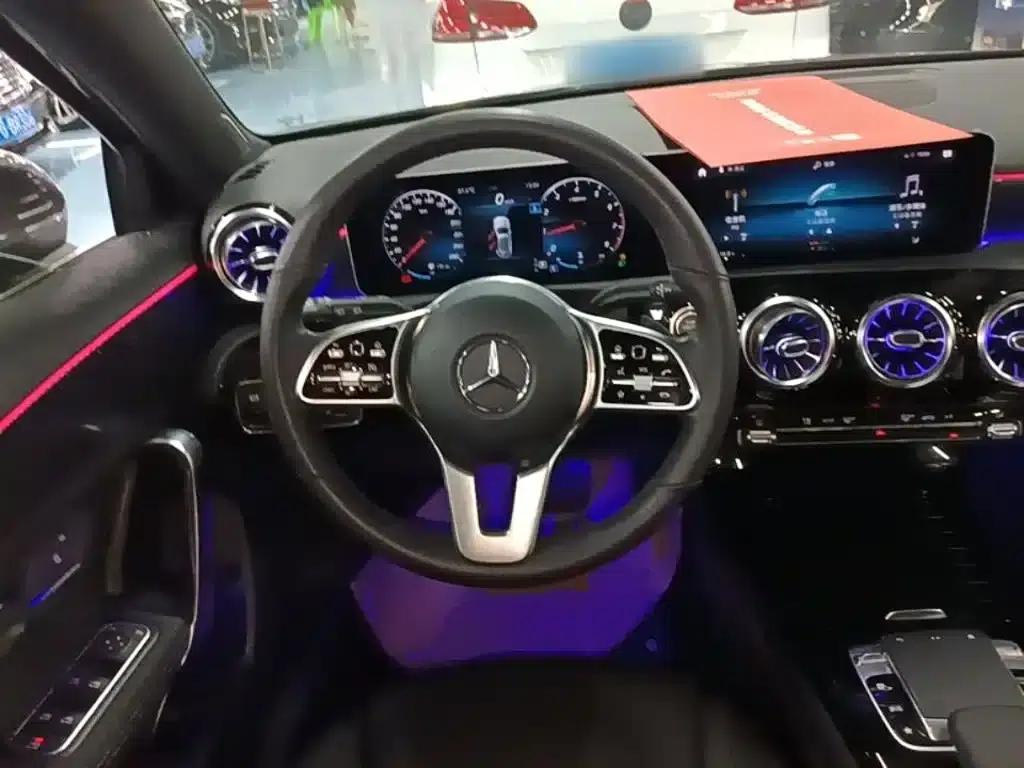 2019 Mercedes-Benz A-Class Imported Model A 200 Dynamic — миниатюра 11