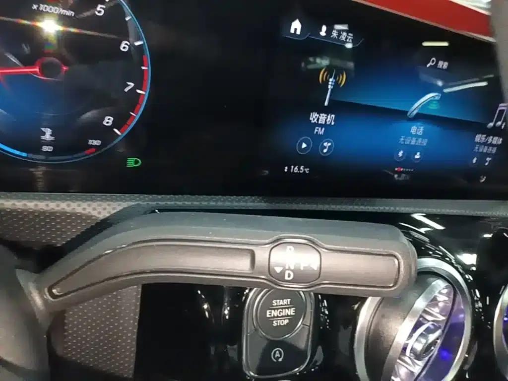 2019 Mercedes-Benz A-Class Imported Model A 200 Dynamic — миниатюра 14
