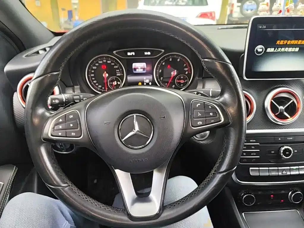 2016 Mercedes-Benz A-Class Imported Model A 200 Dynamic — миниатюра 11