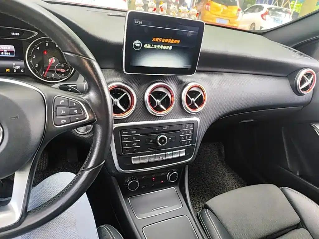 2016 Mercedes-Benz A-Class Imported Model A 200 Dynamic — миниатюра 10