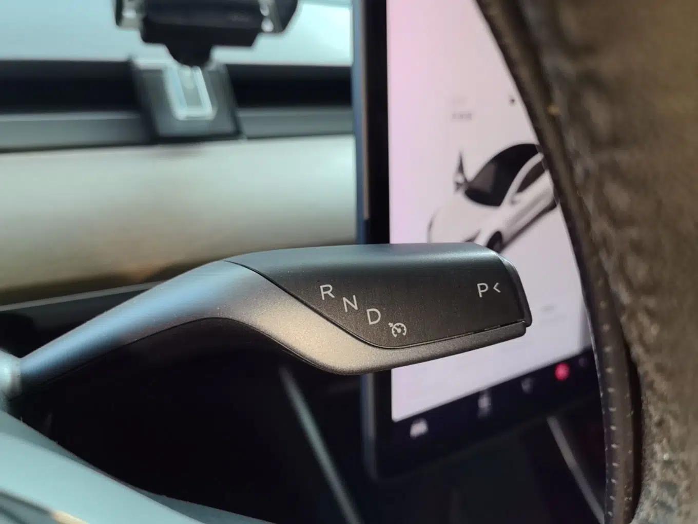 Tesla Model 3 2020 Refreshed Version Long-Range Rear-Wheel Drive — миниатюра 16
