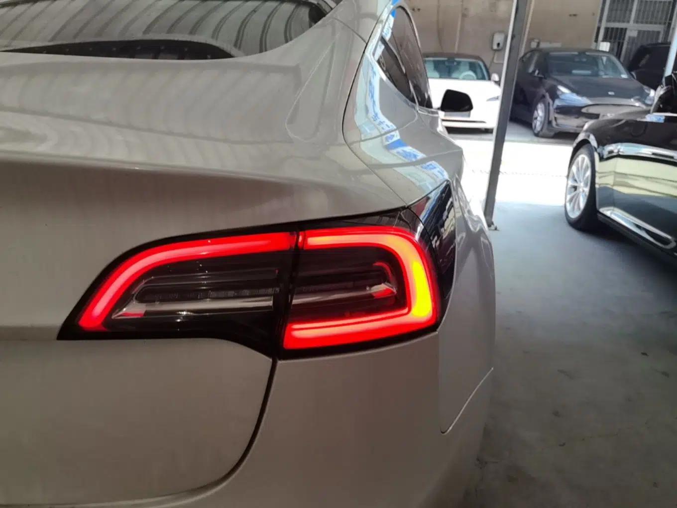 Tesla Model 3 2020 Refreshed Version Long-Range Rear-Wheel Drive — миниатюра 9