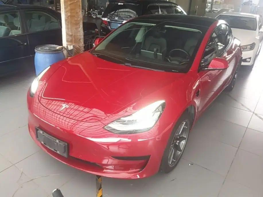 Tesla Model 3 2019 Standard Range Rear-Drive Upgraded Version — миниатюра 1