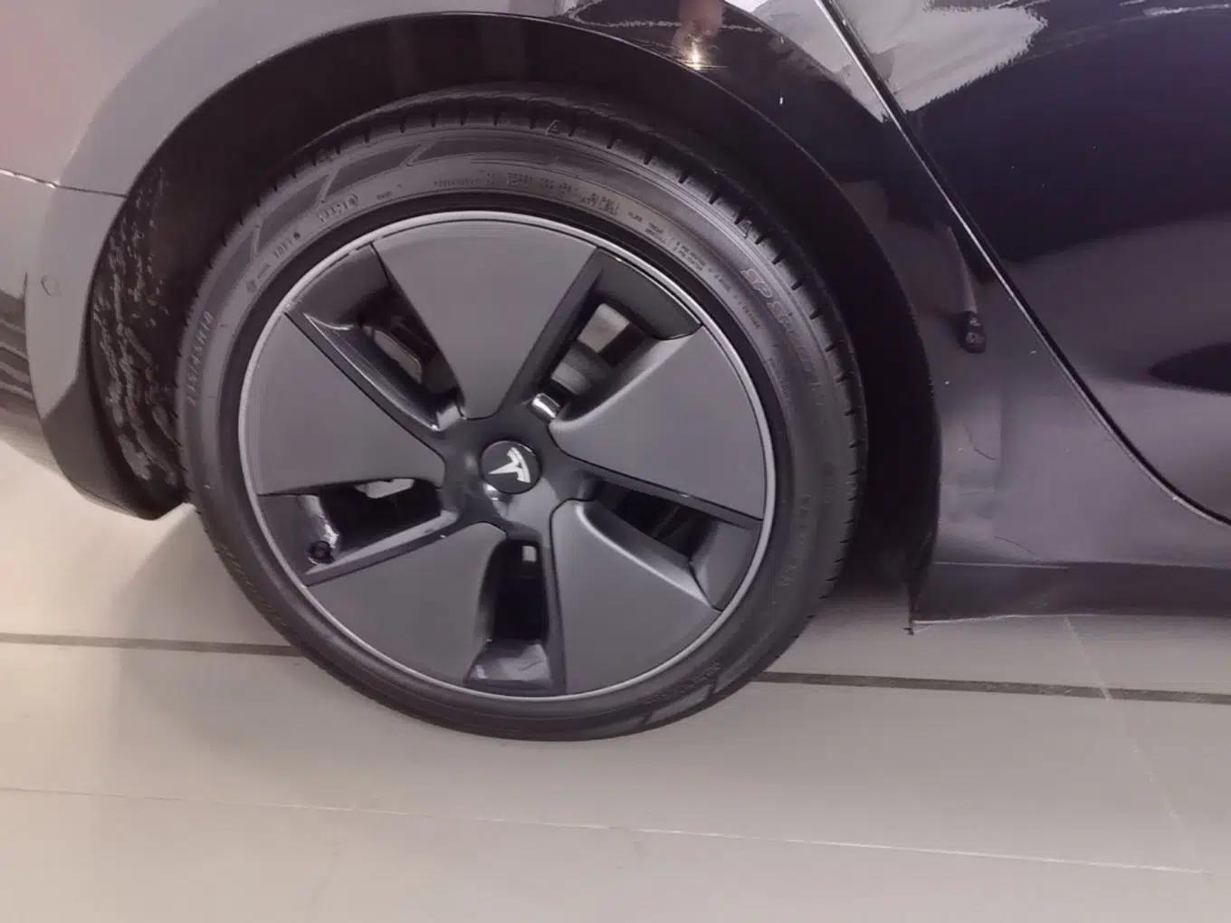 Tesla Model 3 2021 Standard Range Rear-Drive Upgraded Version — миниатюра 11