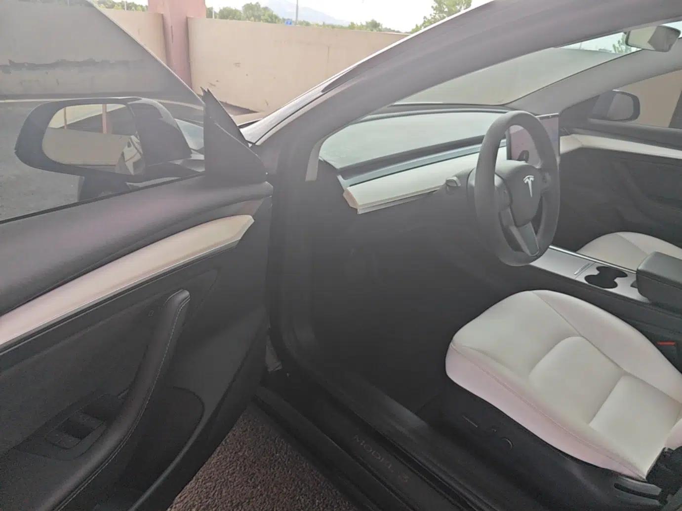 Tesla Model 3 2021 Standard Range Rear-Drive Upgraded Version — миниатюра 23