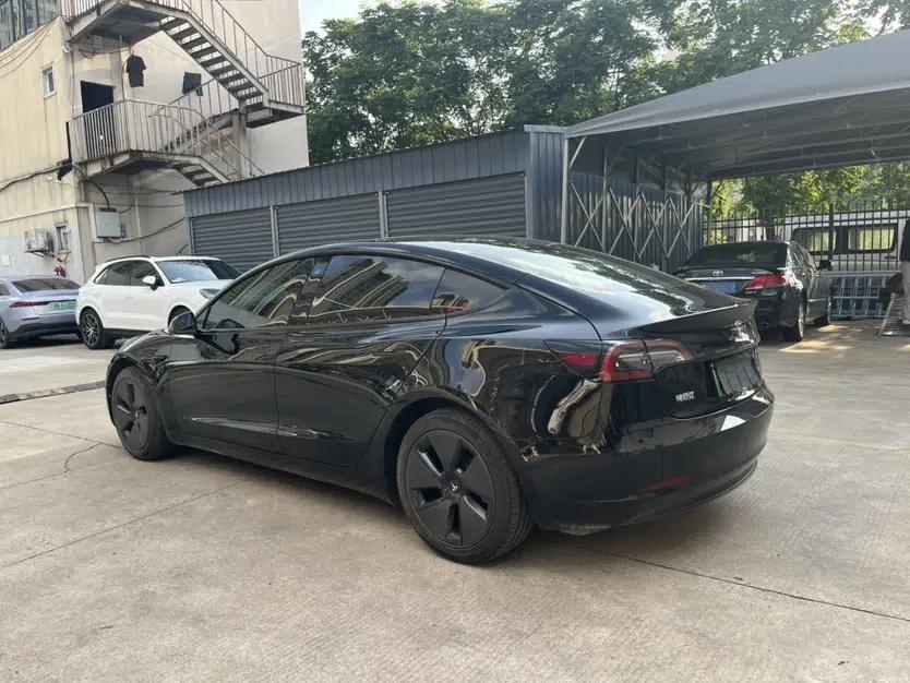 Tesla Model 3 2021 Standard Range Rear-Drive Upgraded Version — миниатюра 4
