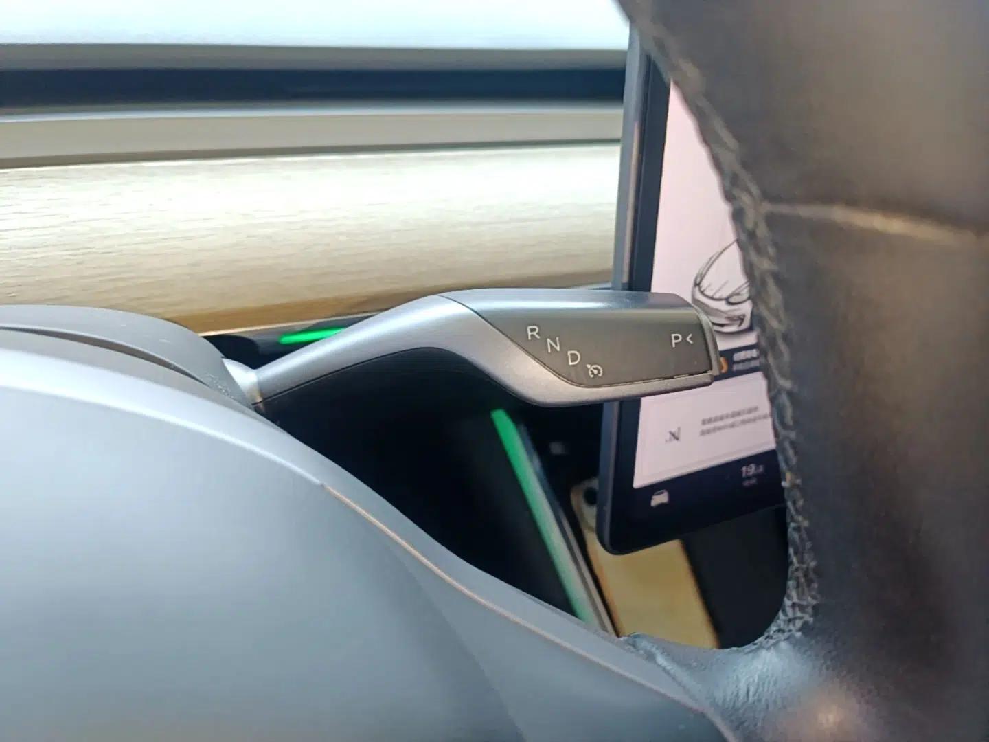 Tesla Model 3 2019 Standard Range Rear-Drive Upgraded Version — миниатюра 16