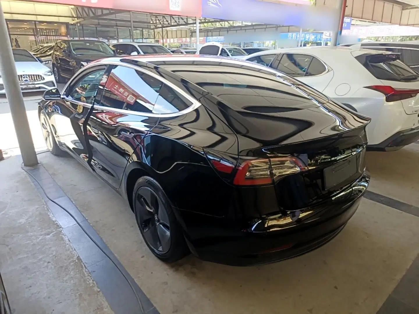 Tesla Model 3 2019 Standard Range Rear-Drive Upgraded Version — миниатюра 4