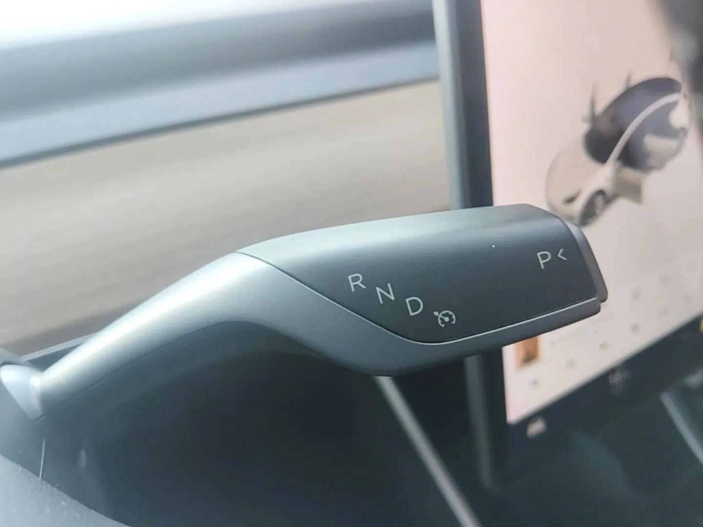 Tesla Model 3 2019 Standard Range Rear-Drive Upgraded Version — миниатюра 16