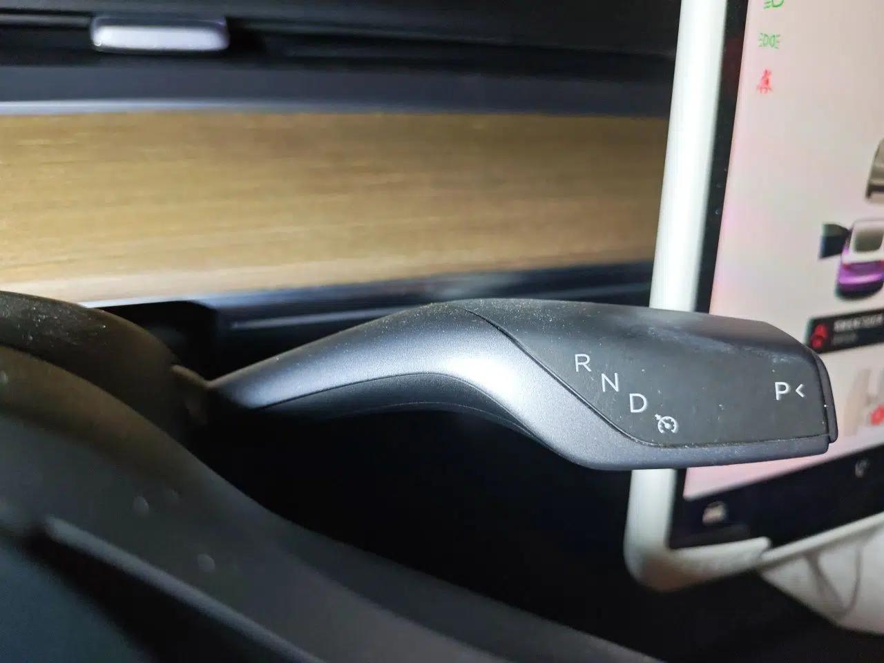 Tesla Model 3 2021 Standard Range Rear-Drive Upgraded Version — миниатюра 14
