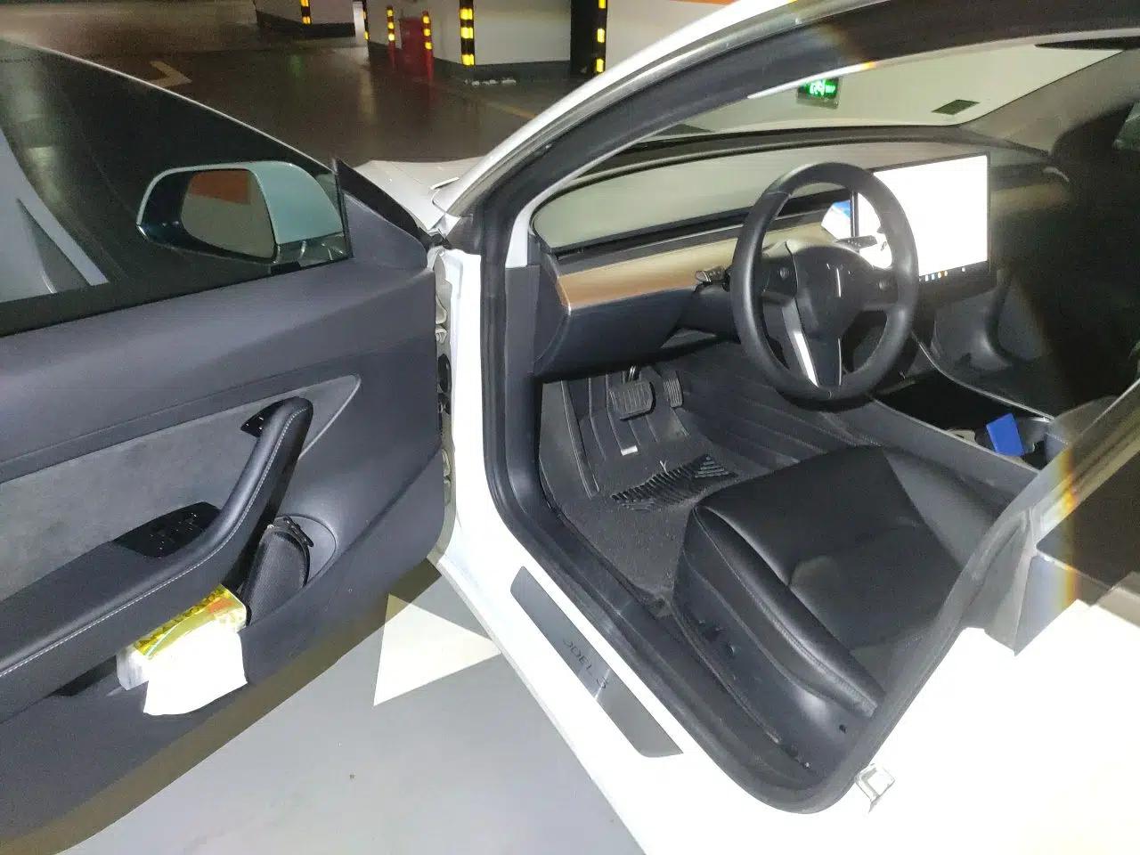 Tesla Model 3 2019 Standard Range Rear-Drive Upgraded Version — миниатюра 16
