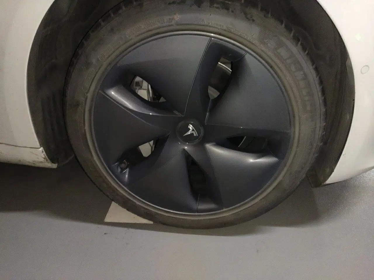 Tesla Model 3 2019 Standard Range Rear-Drive Upgraded Version — миниатюра 8