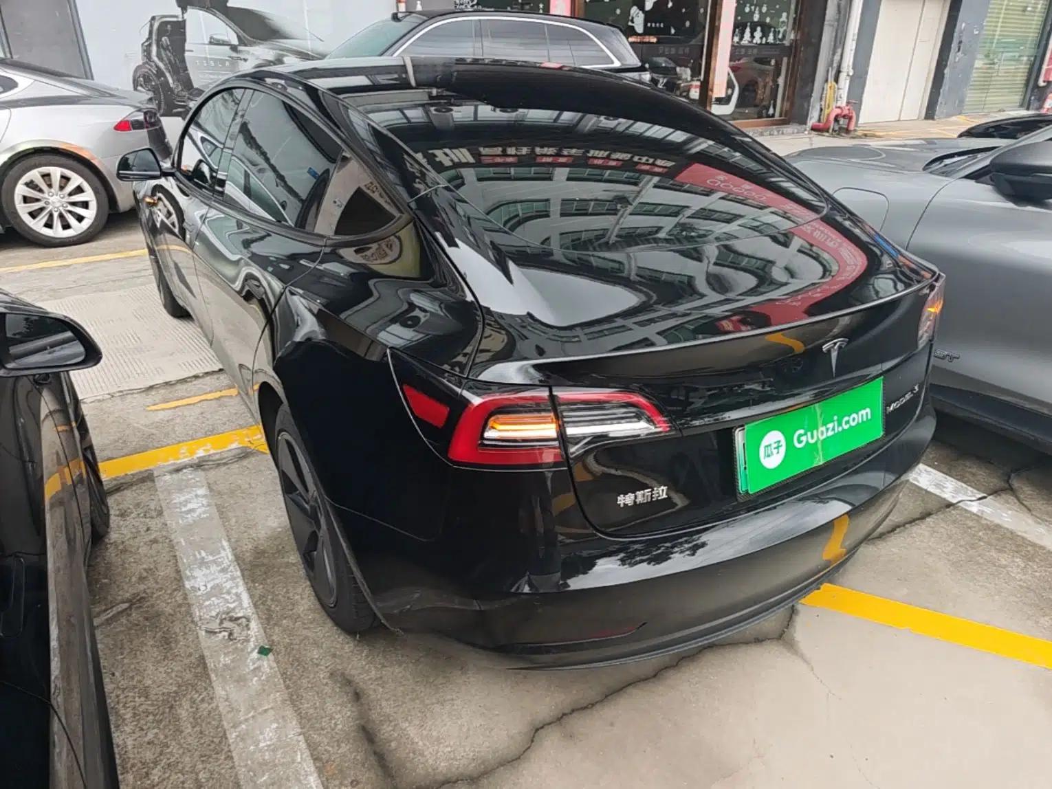 Tesla Model 3 2022 Rear-Wheel-Drive Version — миниатюра 13