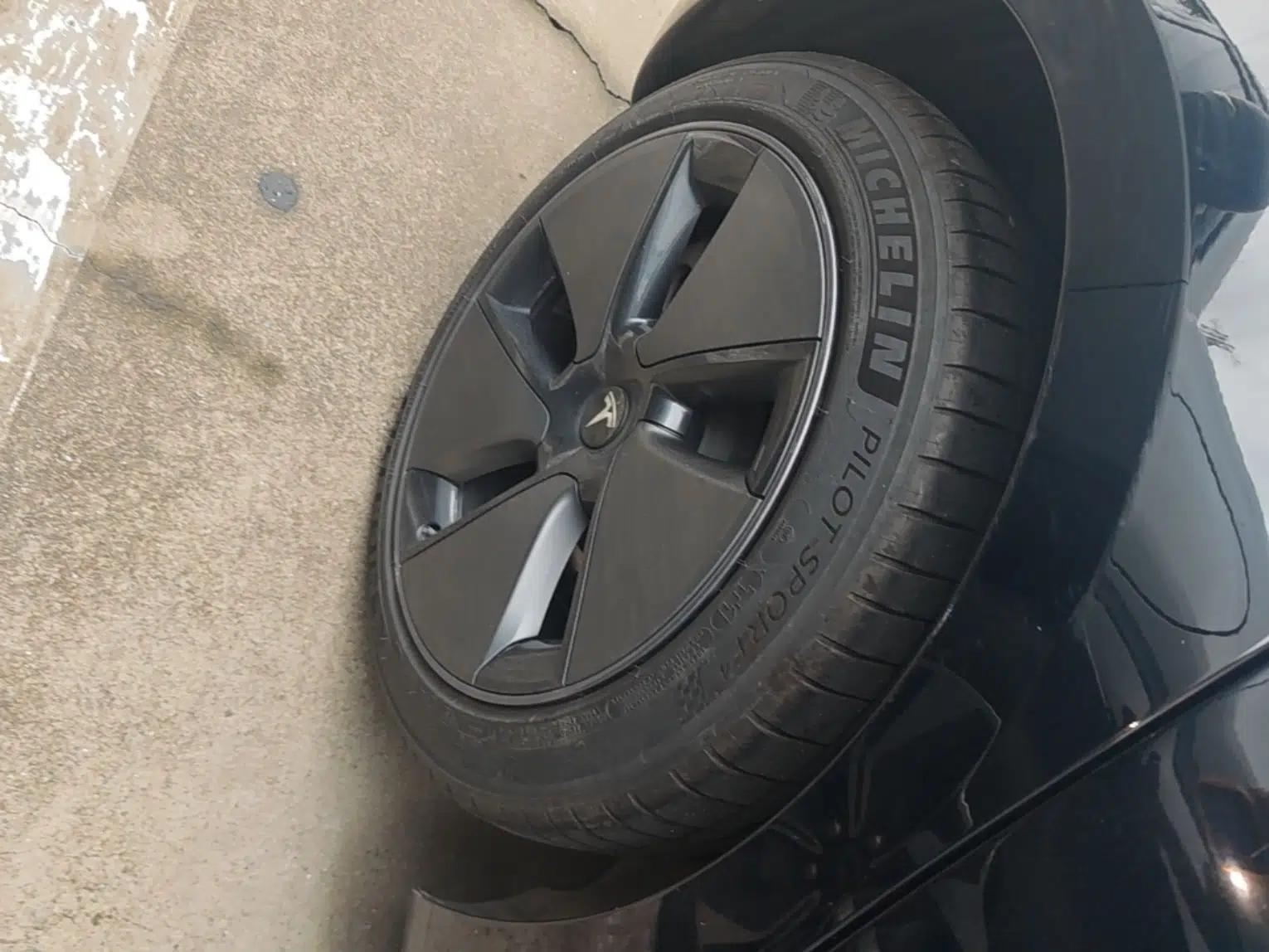 Tesla Model 3 2022 Rear-Wheel-Drive Version — миниатюра 16