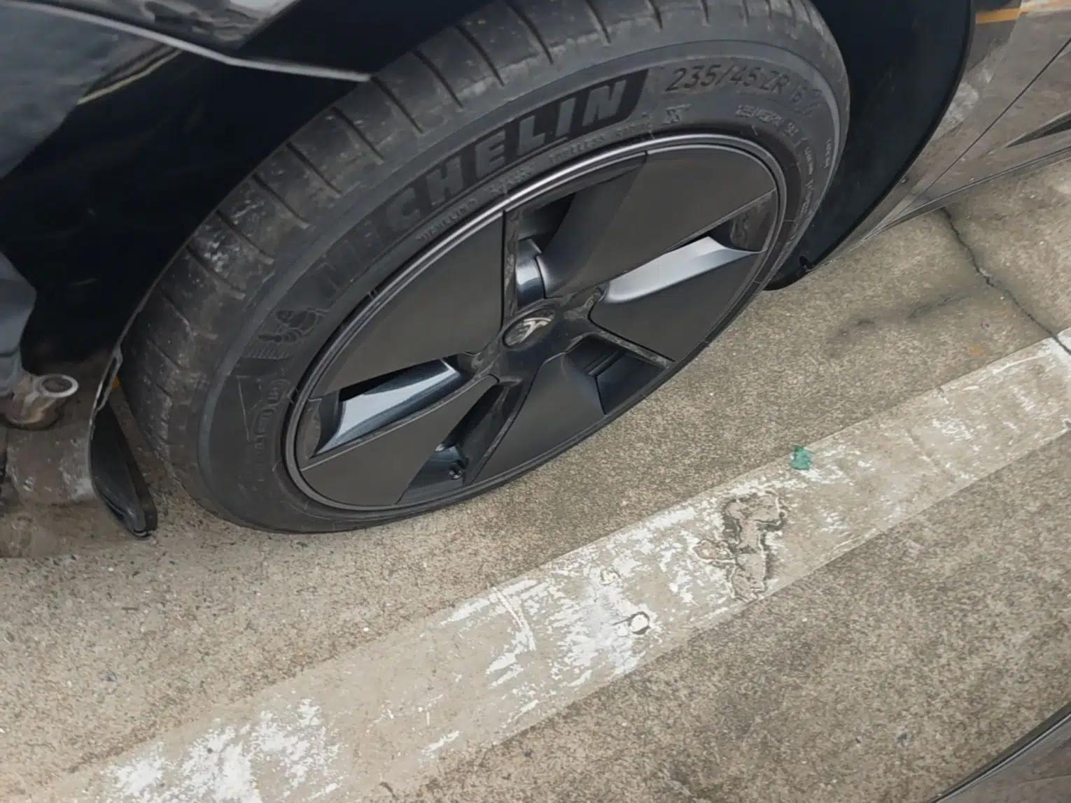 Tesla Model 3 2022 Rear-Wheel-Drive Version — миниатюра 10