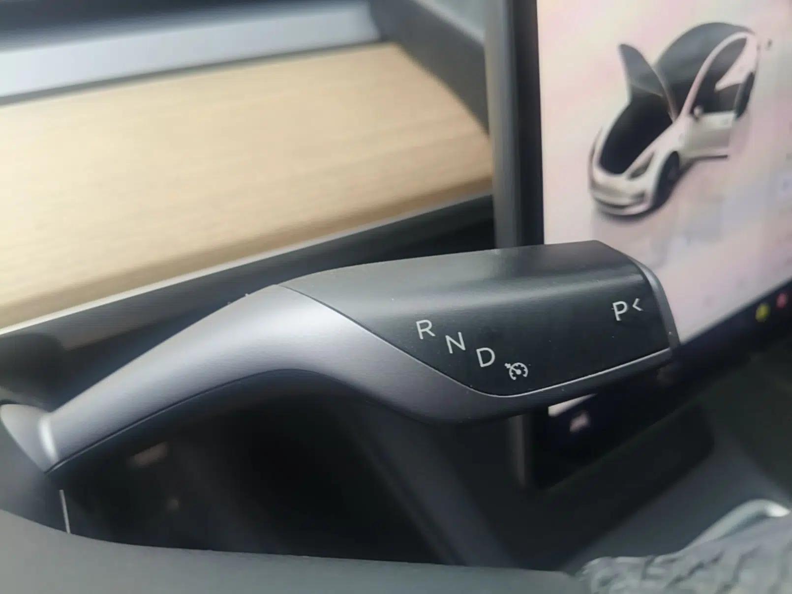 Tesla Model 3 2022 Rear-Wheel-Drive Version — миниатюра 16