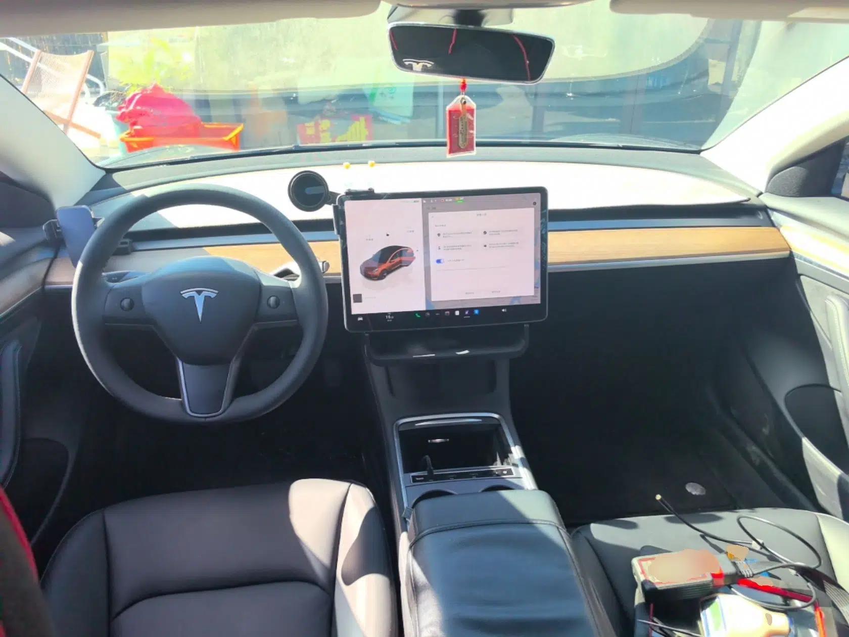 Tesla Model 3 2022 Rear-Wheel-Drive Version — миниатюра 12