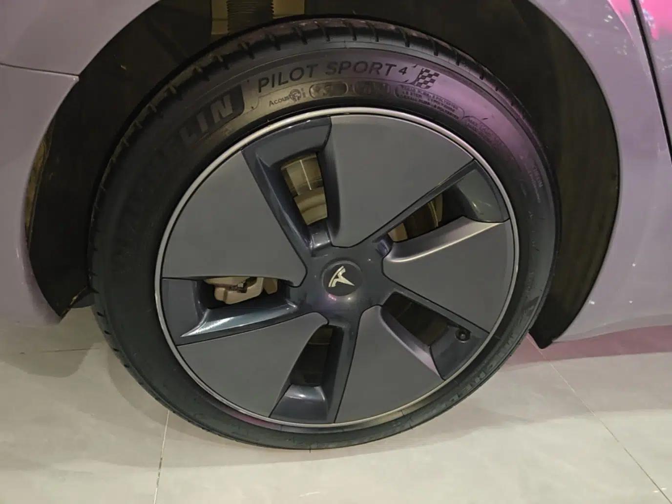 Tesla Model 3 2022 Rear-Wheel-Drive Version — миниатюра 11