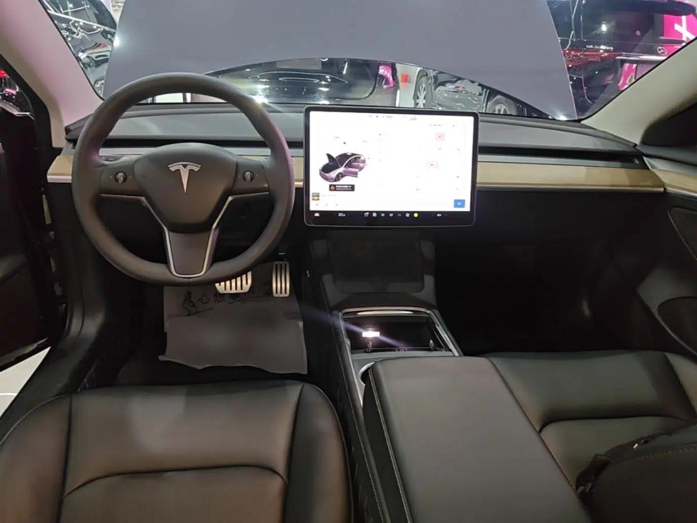 Tesla Model 3 2022 Rear-Wheel-Drive Version — миниатюра 12