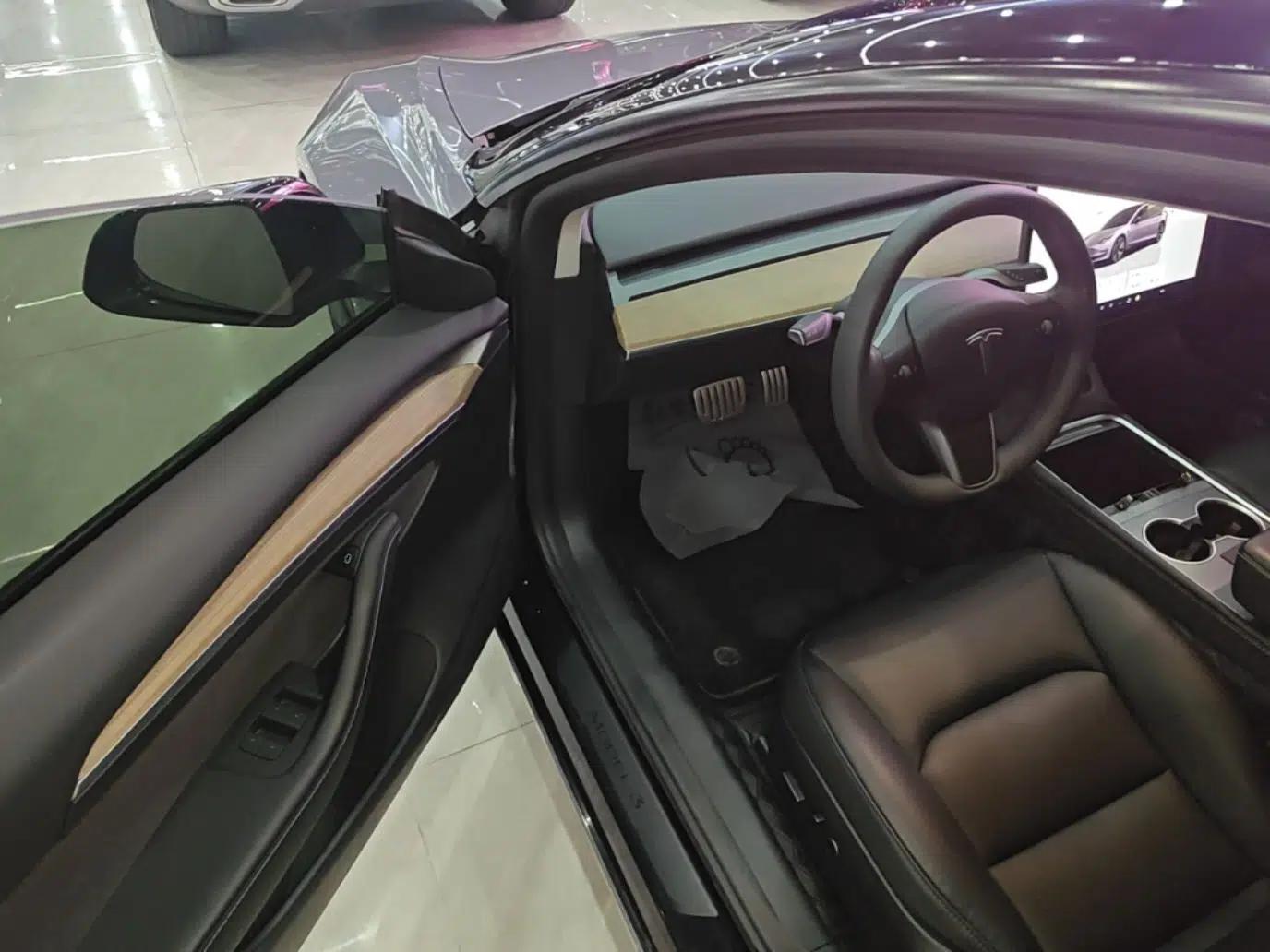 Tesla Model 3 2022 Rear-Wheel-Drive Version — миниатюра 18