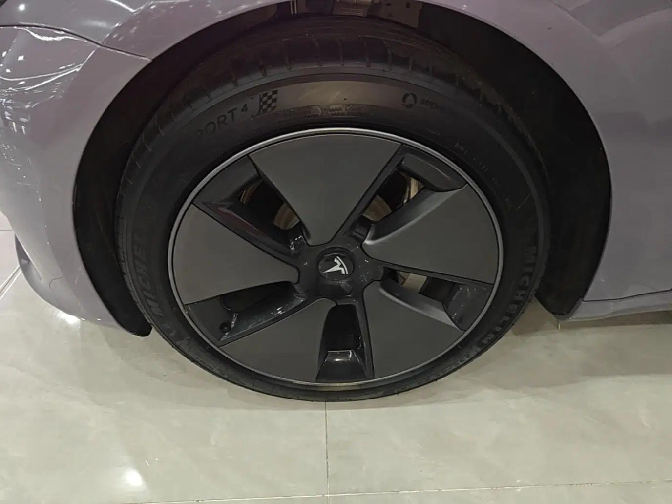 Tesla Model 3 2022 Rear-Wheel-Drive Version — миниатюра 10