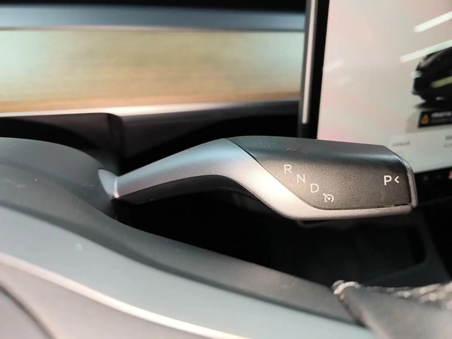 Tesla Model 3 2022 Rear-Wheel-Drive Version — миниатюра 16