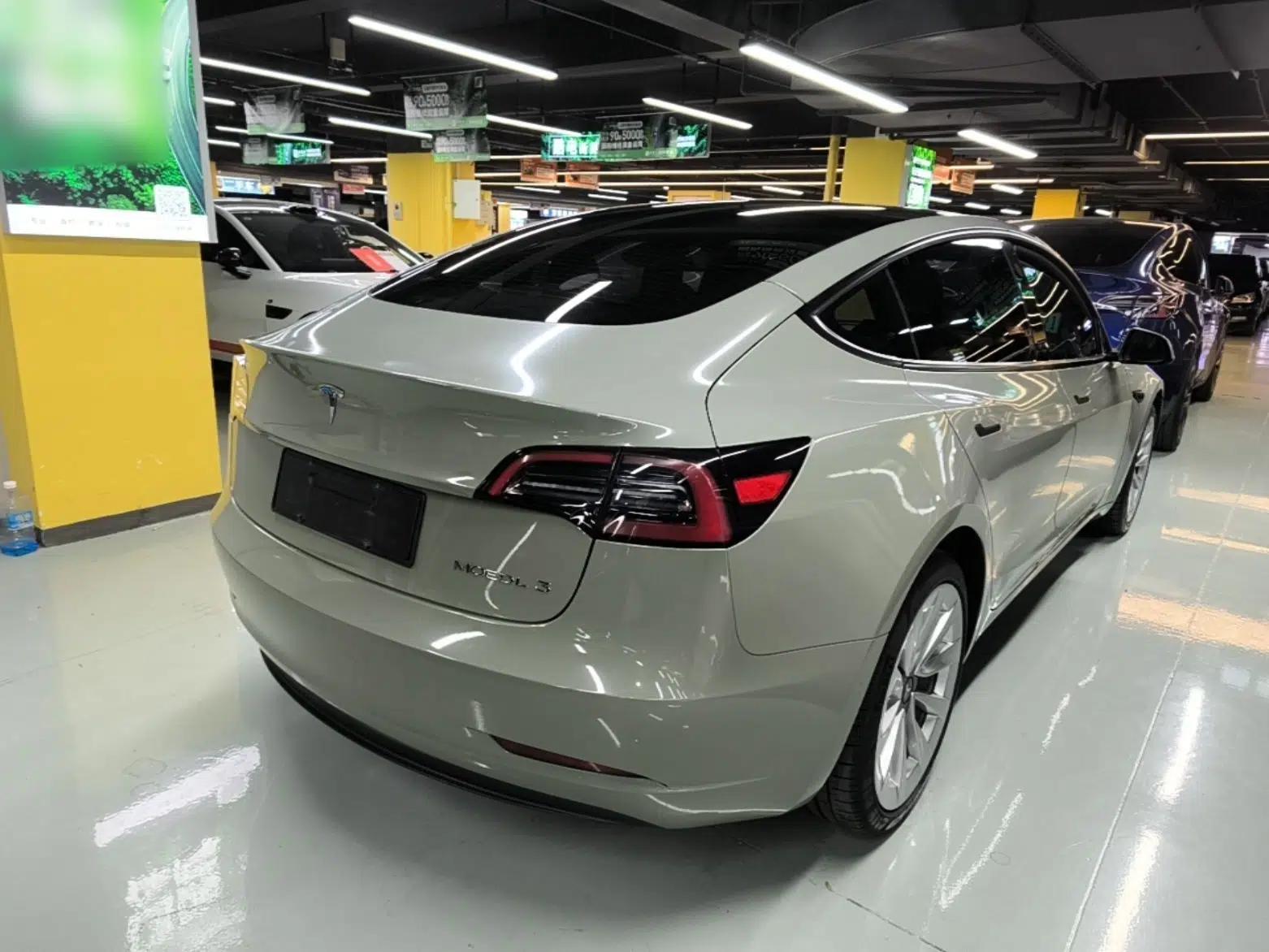 Tesla Model 3 2022 Rear-Wheel-Drive Version — миниатюра 6