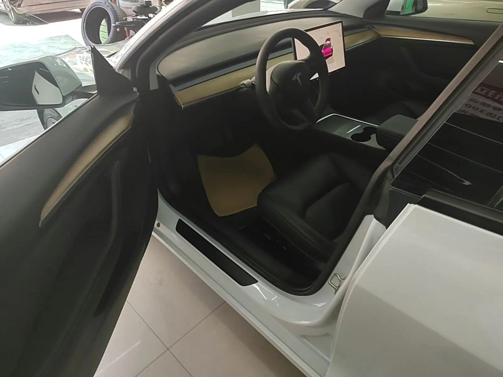Tesla Model 3 2022 Rear-Wheel-Drive Version — миниатюра 18