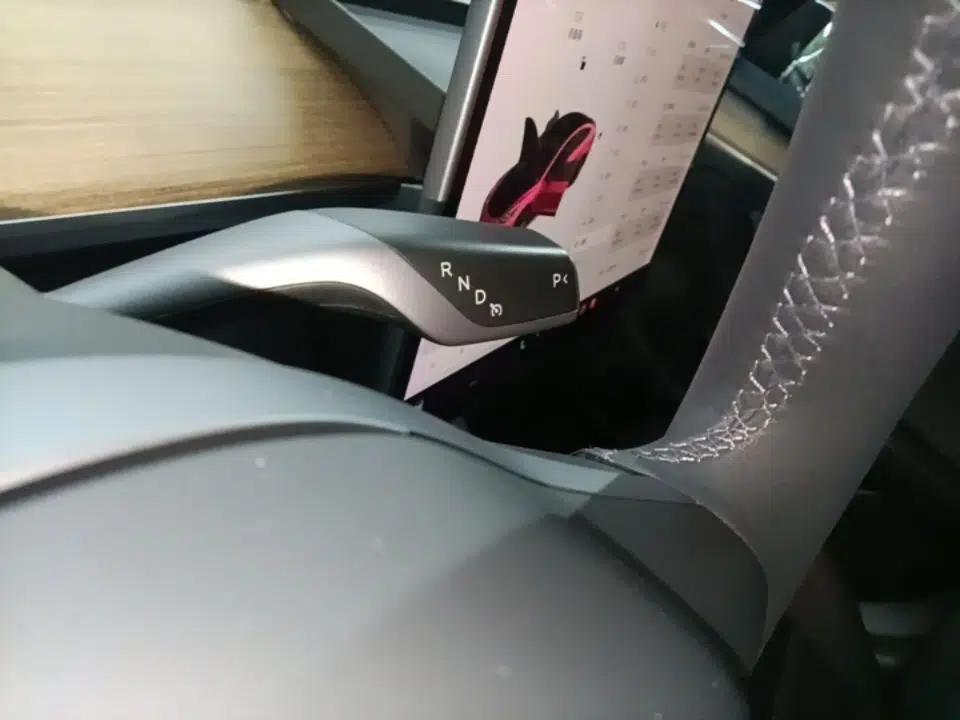 Tesla Model 3 2021 Standard Range Rear-Drive Upgraded Version — миниатюра 16