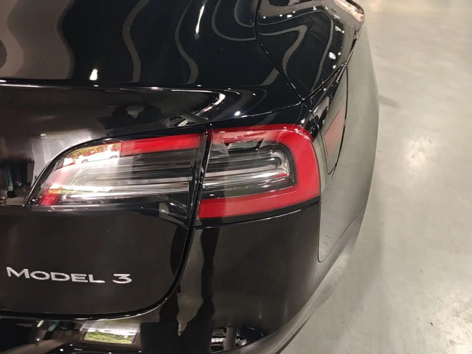 Tesla Model 3 2022 Rear-Wheel-Drive Version — миниатюра 9