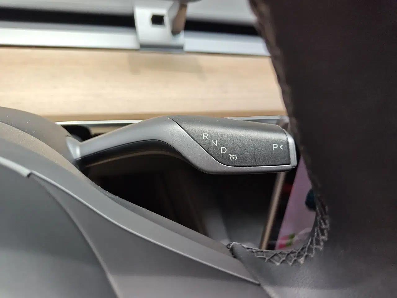 Tesla Model 3 2021 Standard Range Rear-Wheel Drive Upgraded Version 3D6 — миниатюра 14