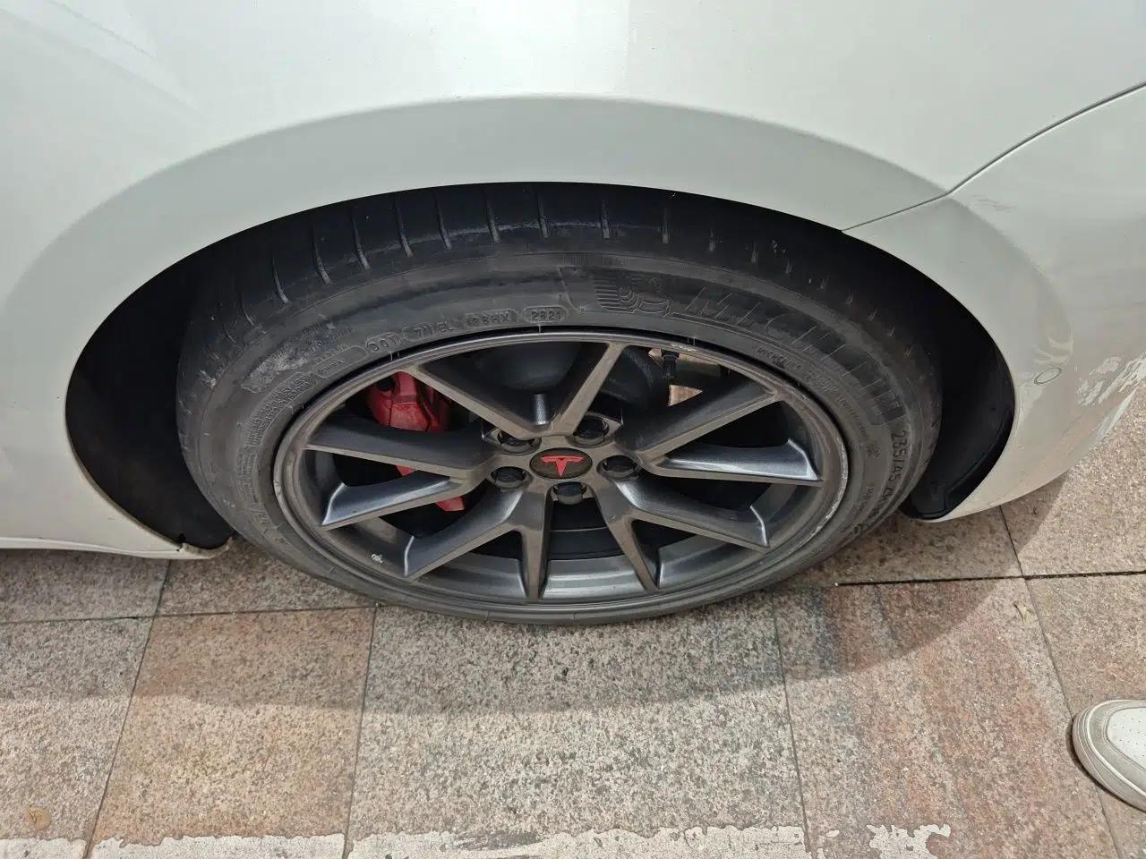 Tesla Model 3 2021 Standard Range Rear-Wheel Drive Upgraded Version 3D6 — миниатюра 8