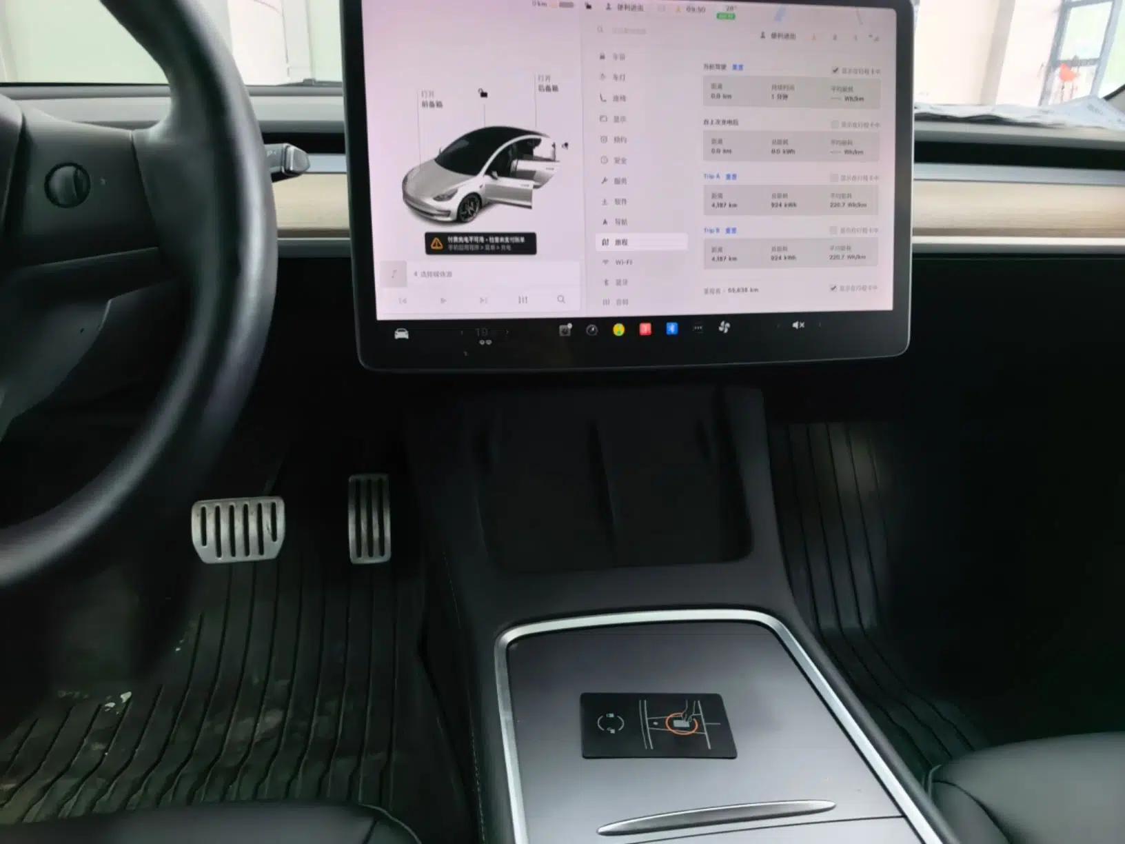 Tesla Model 3 2021 Performance High-Performance All-Wheel-Drive Version — миниатюра 15
