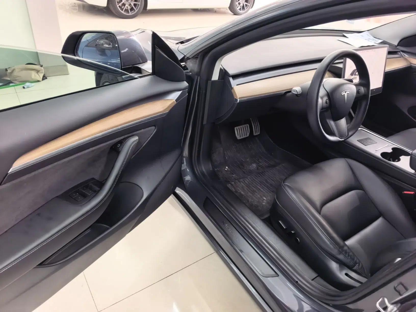 Tesla Model 3 2021 Performance High-Performance All-Wheel-Drive Version — миниатюра 18