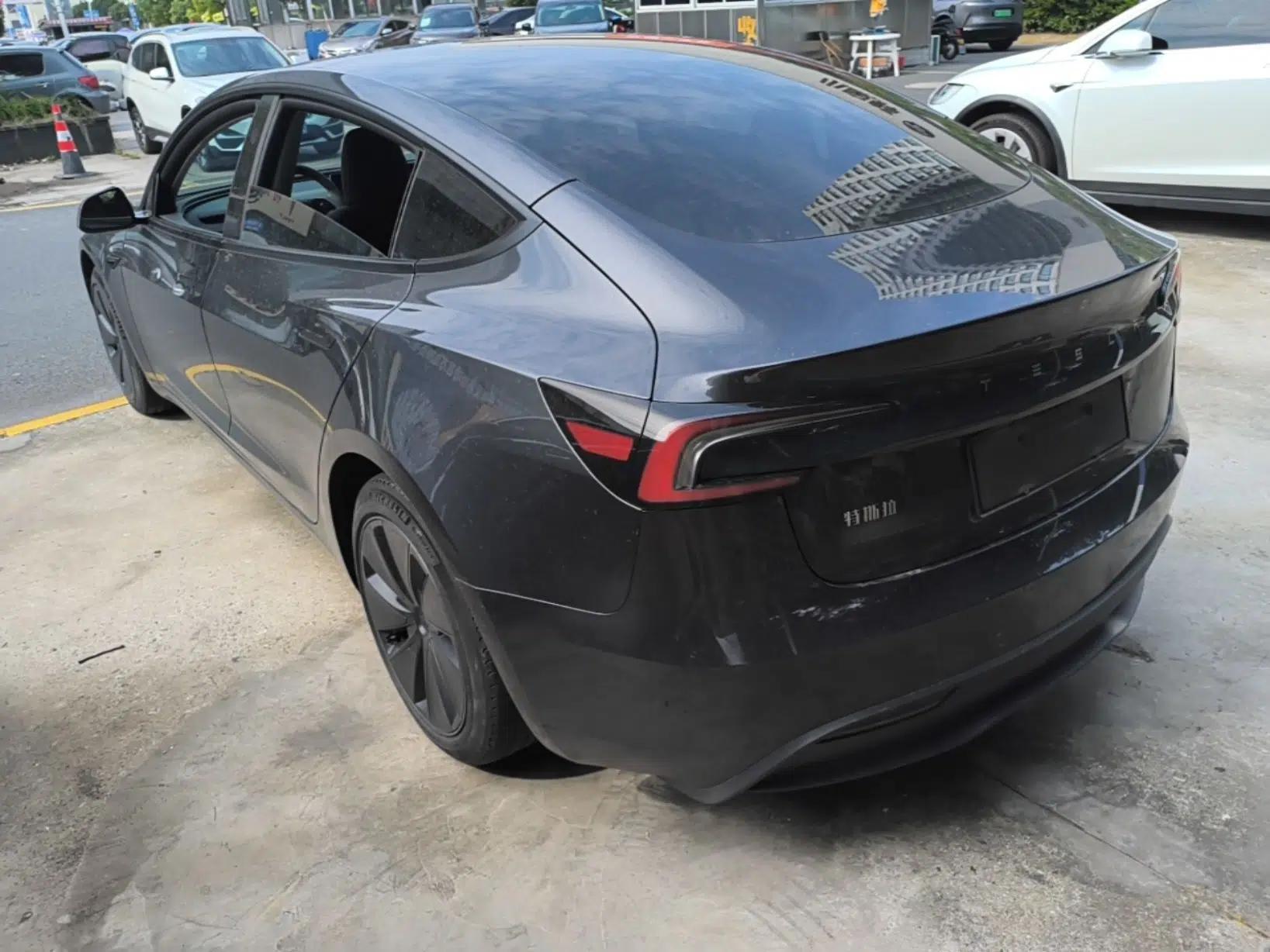 Tesla Model 3 2023 Rear-Wheel-Drive Version — миниатюра 13